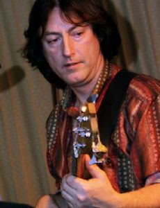 Alan Thomson (musician)
