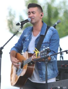 Aaron Shust