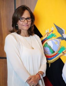 Elizabeth Cabezas