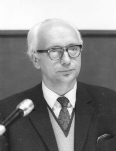 Werner Winter (linguist)