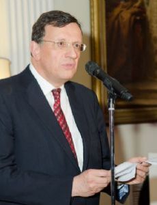 David Warren (diplomat)