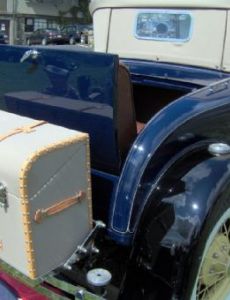 Trunk (car)