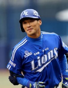Lee Young-Wook (pitcher)
