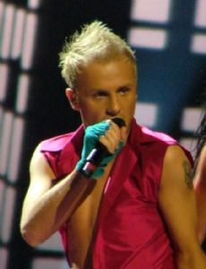 Deen (singer)