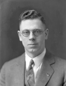 Ralph R. Knapp