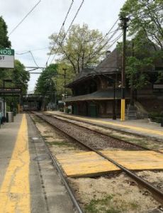 Newton Highlands station