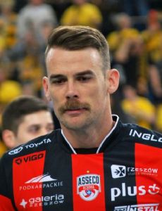 Russell Holmes (volleyball)