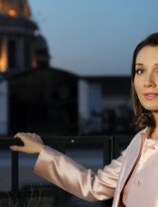 Carly Paoli