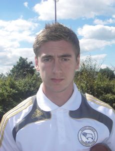 Steve Davies (footballer born 1987)