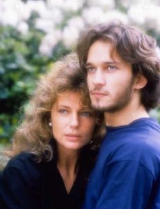 Jacqueline Bisset and Vincent Perez