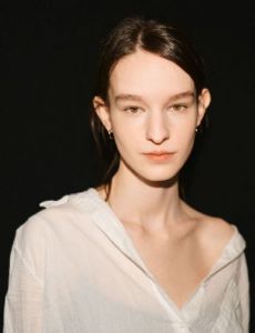 Laura Toth