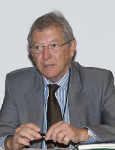 David King (scientist)
