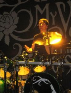 Michael Thomas (musician)