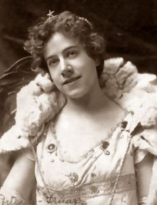 Sarah Truax