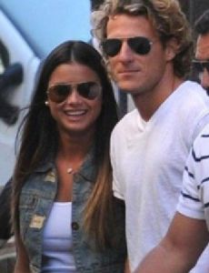Victoria Saravia and Diego Forlan