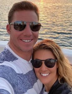 Amanda Balionis and Bryn Renner