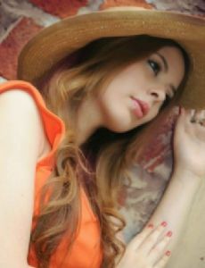 Angie Larrea