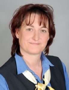 Cornelia Oschkenat