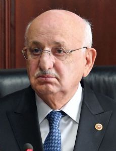 İsmail Kahraman