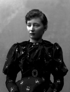 Hanna Resvoll-Holmsen