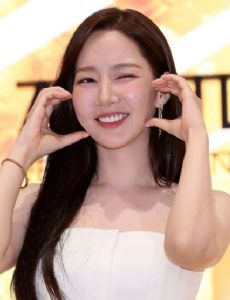 Park Min-young