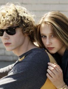 Taissa Farmiga and Evan Peters