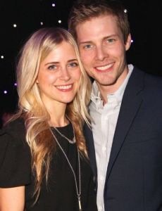 Hunter Parrish and Kathryn Wahl