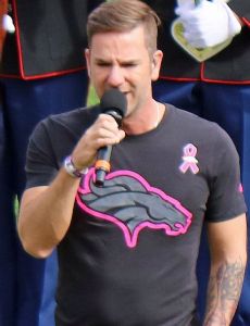 Craig Campbell (singer)