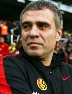 Ersun Yanal