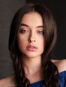Kimia Hosseini