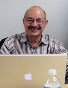 Leslie L. Vadász