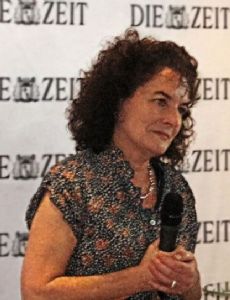 Kate De Goldi
