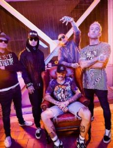 Hollywood Undead