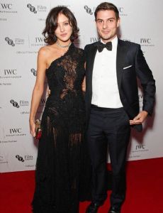 Eliza Cummings-Cove and Jason De Savary