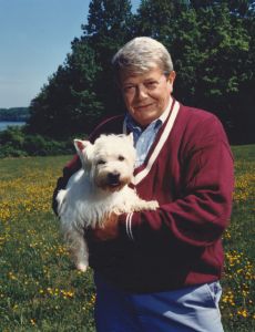 Howard Ensign Simmons, Jr.