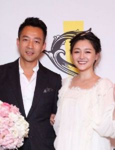 Barbie Hsu and Wang Xiaofei
