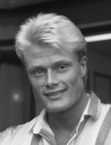 Peter Larsson (footballer born 1961)