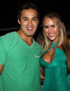 Andressa Ribeiro and Fabio Toshi