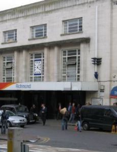 Richmond station (London)