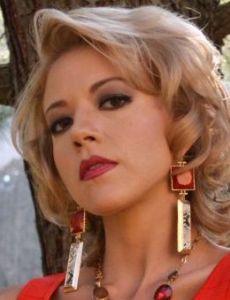 Mónica Robles