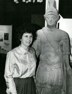 Elizabeth Hartley (archaeologist)