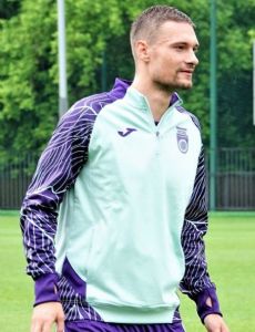 Yuri Zhuravlyov (footballer)