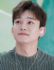 Chen (singer)