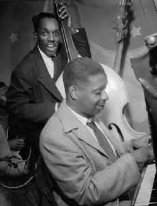 Jimmy Jones (pianist)