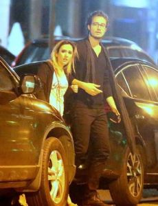 Tatá Werneck and Tiago Iorc