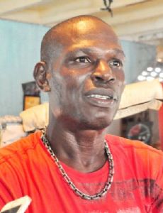 Andrew Lewis (boxing)