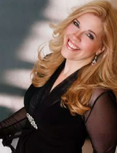 Patricia Andress (Soprano)
