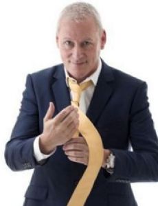 Jim White (presenter)