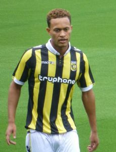 Lewis Baker (footballer)