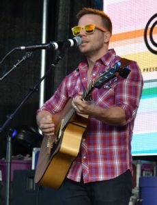 Tom Goss (musician)